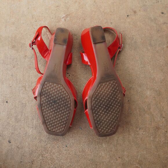 Aerosoles Hornet Red Patent Wedge Sandals Size 8 Ankle Strap Buckle Comfort - Picture 6 of 8